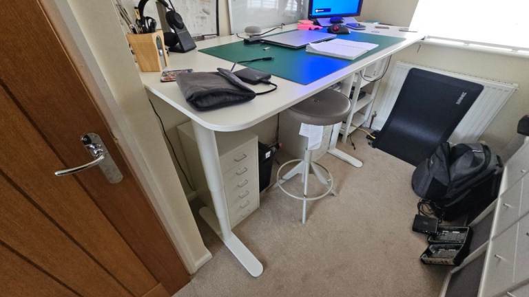 IKEA Bekant Electric Standing/Sit Desk White (160cm x 80cm)