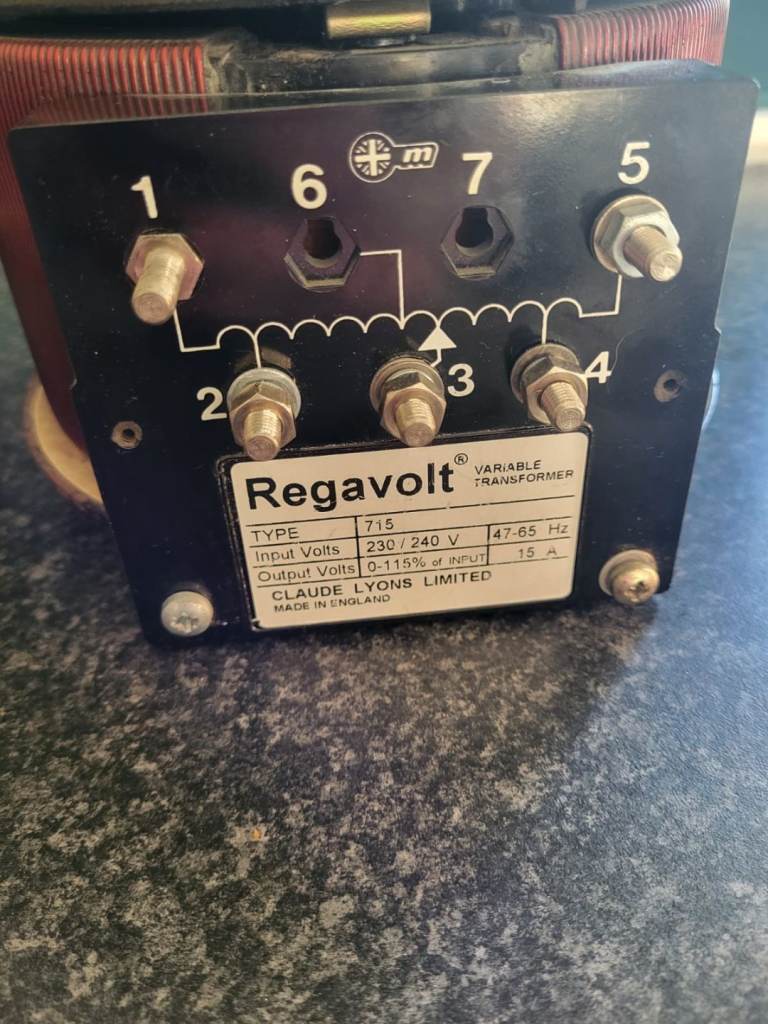 Regavolt 715 Variable Transformer Variac: 240V Input, 0-275V Output, 15A - 995200