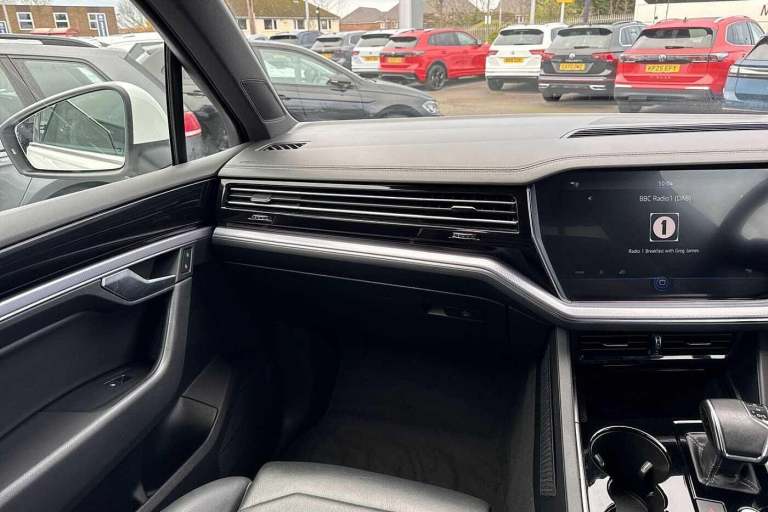 2018 Volkswagen Touareg 3.0 V6 TDI 4Motion R-Line Ã¢Â­Â14 way power adjustment, Innovation cockp...