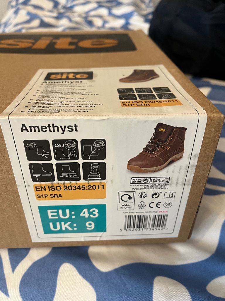 Site safety boots (Size 9)