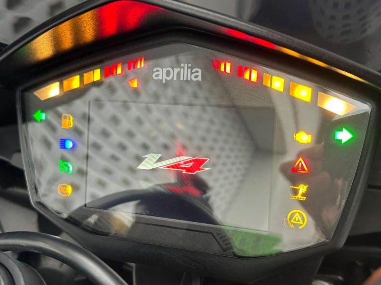 2019 Aprilia RSV 4 1100 FACTORY 1.1 RSV 4 1100 Factory Unlisted Petrol Automatic