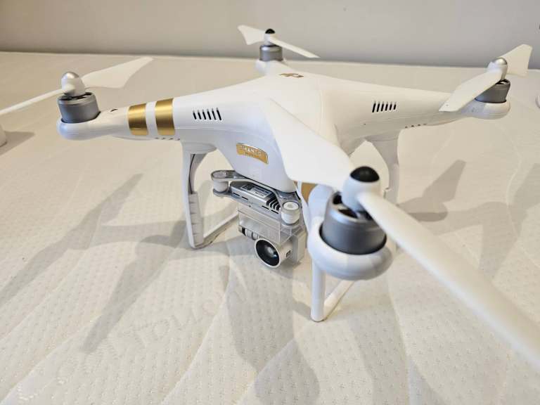 DJI Phantom 3 Professional Drone (4K) - Low Use, Spare Blades!