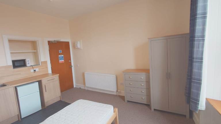 Single Bedsit for let