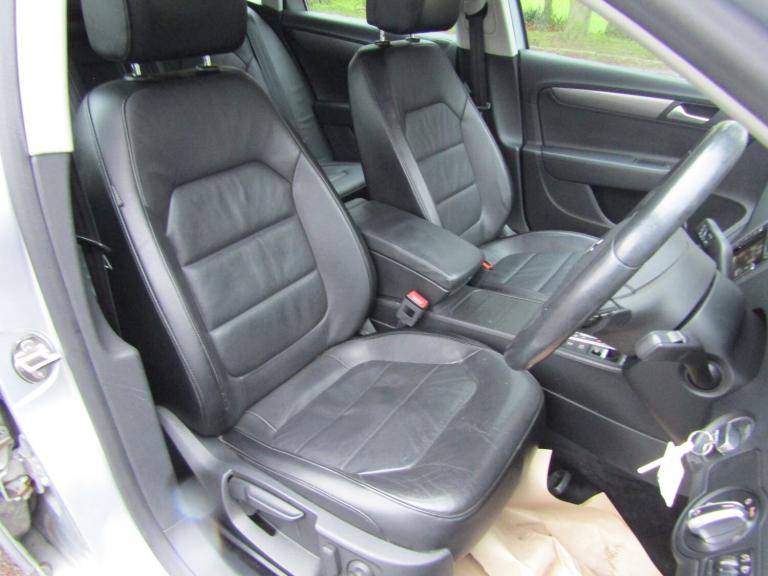 Volkswagen Passat 2.0 TDI Bluemotion Tech Executive Auto Estate GREAT CONDITION