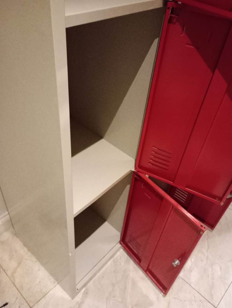 2 locker cabinets can deliver 