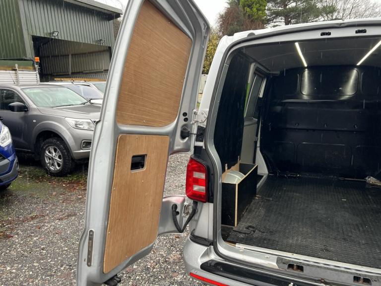 2015 Volkswagen Transporter T28 Trendline TDI BlueMotion Technology Panel van Diesel Manual
