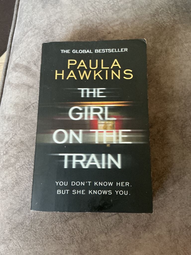 Paula Hawkins - The Girl on the Train Paperback Book