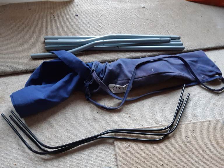 Camp bed with carry bag 