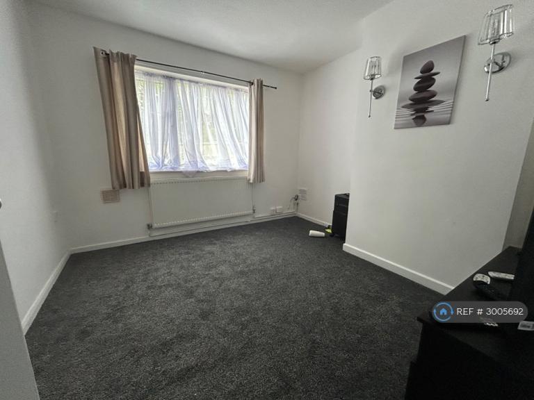 4 bedroom house in Casper Court, Nottingham, NG5 (4 bed) (#3005692)
