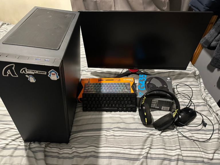 Full Gaming Setup – GTX 1070 / i5-10400F / 165Hz Monitor / Gaming Keyboard & Mouse