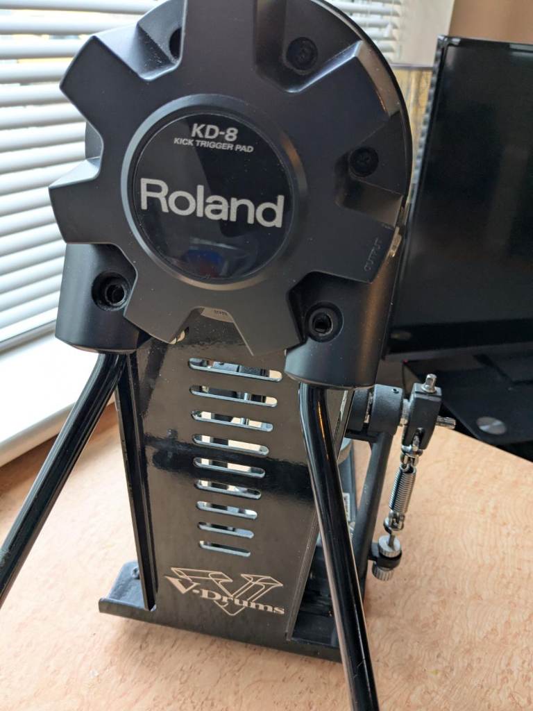 Roland kD-8 KDB kick bass drum with twin chain pedal beater.