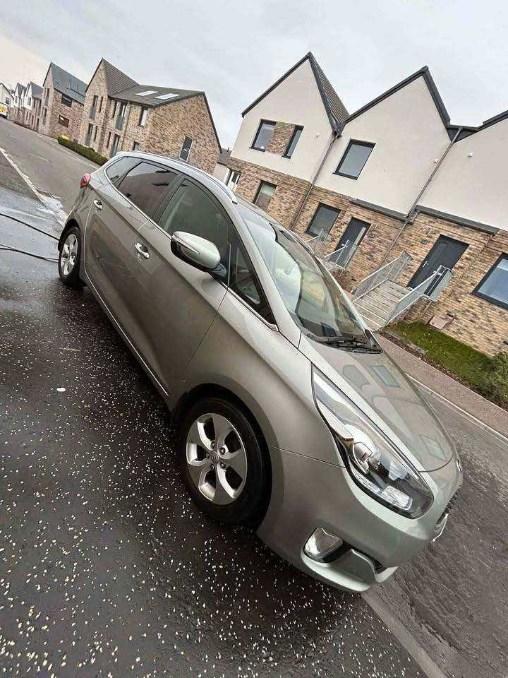 Kia, CARENS, MPV, 2014, Manual, 1685 (cc), 5 doors