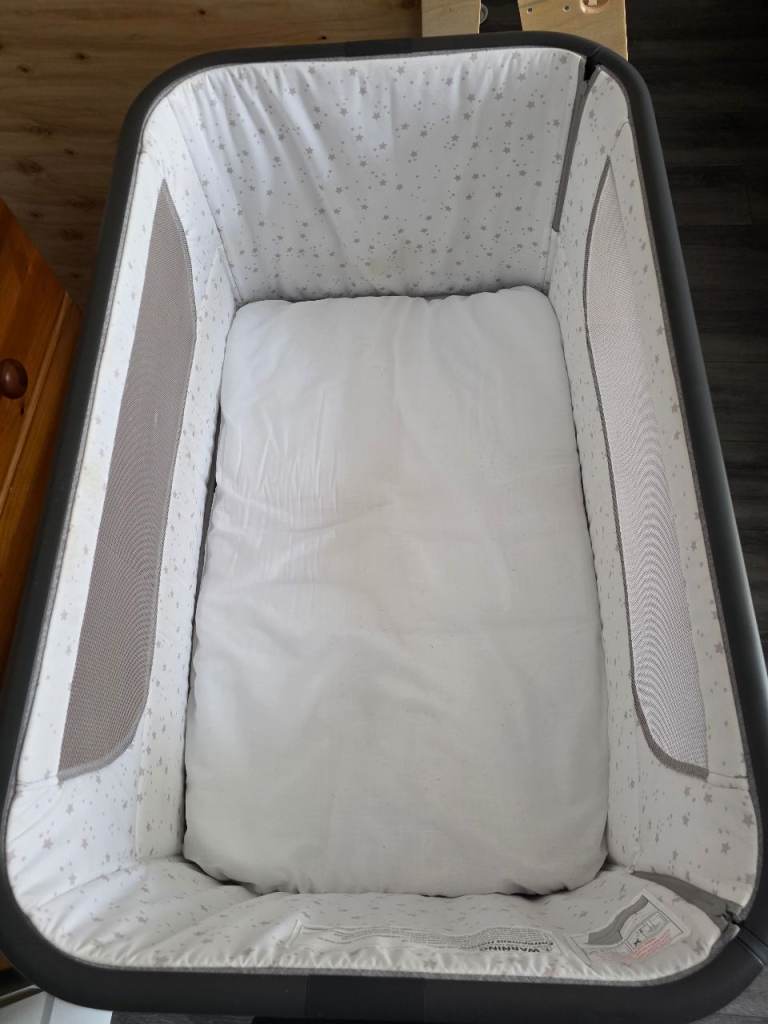Baby Elegance Co-Glide Electric Bedside Crib