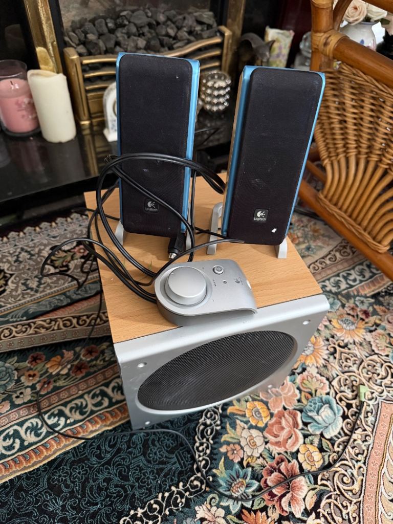 Logitech Z3 speaker set.