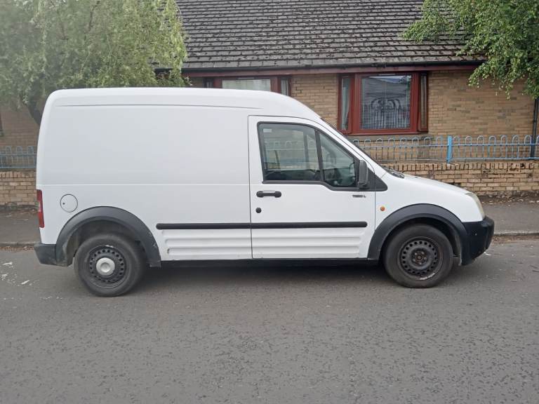 VERY CHEAP RELIABLE FORD TRANSIT CONNECT VAN MOT OCTOBER 