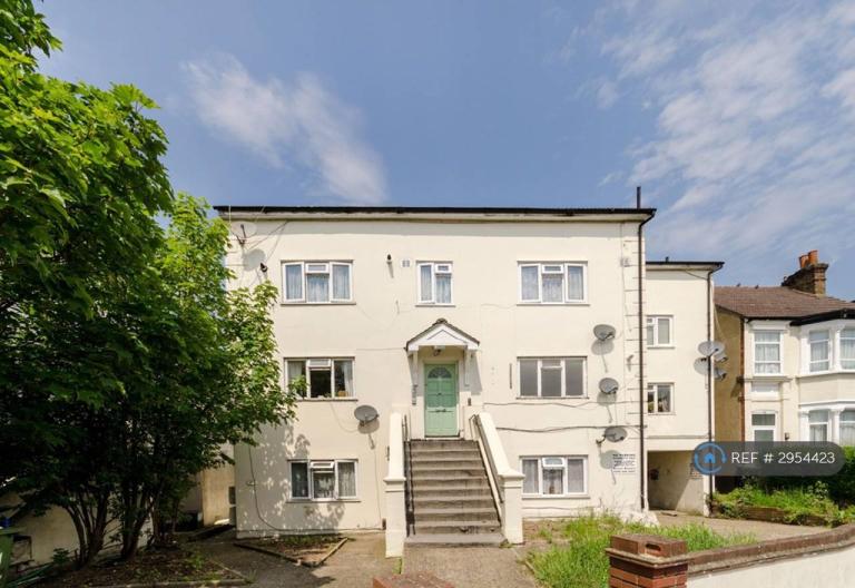 1 bedroom flat in Woodville Road, Sw2 4Qd, CR7 (1 bed) (#2954423)