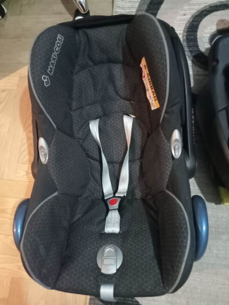 Maxi Cosi baby car seat 