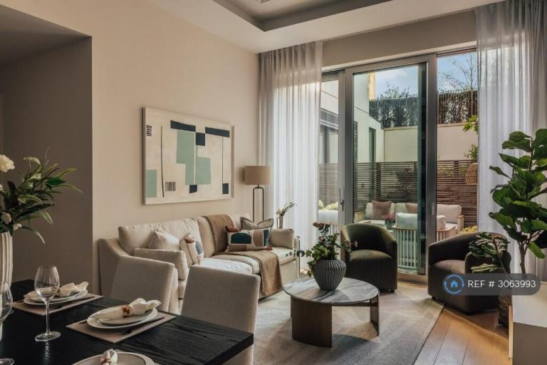 3 bedroom flat in Lillie Square, London, SW6 (3 bed) (#3063993)