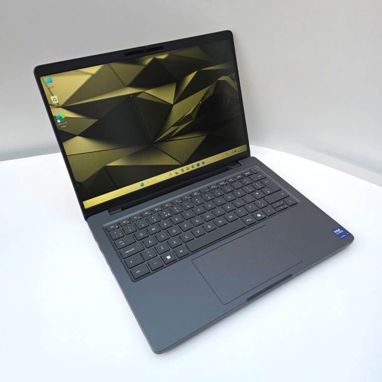 Dell Pro Max 14 TOUCH Nvidia RTX PRO 500 Ultra 7 255H 32GB DDR5 1TB SSD Laptop Workstation Gaming