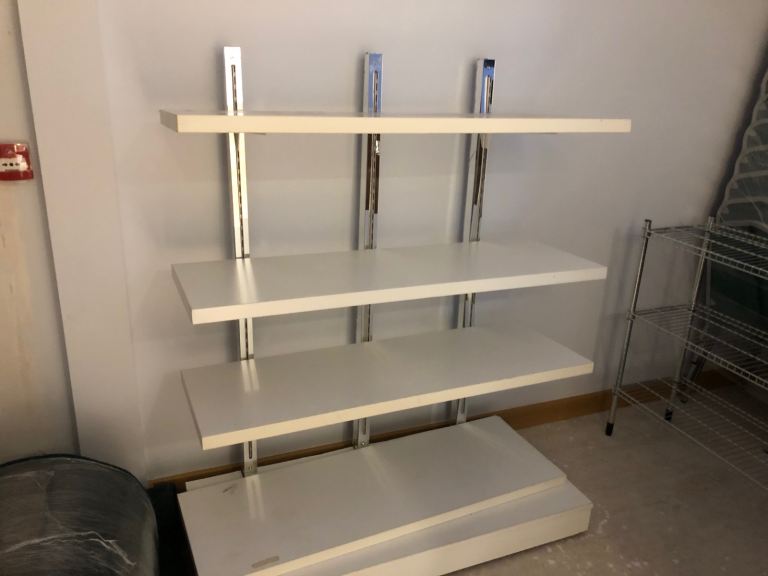 Free standing mobile shelf units with 4+1 shelves