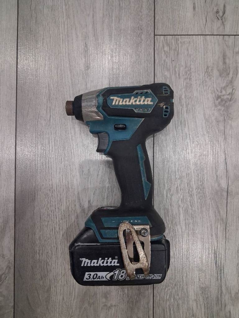 Makita 18v brushless impact driver with genuine 3ah battery 