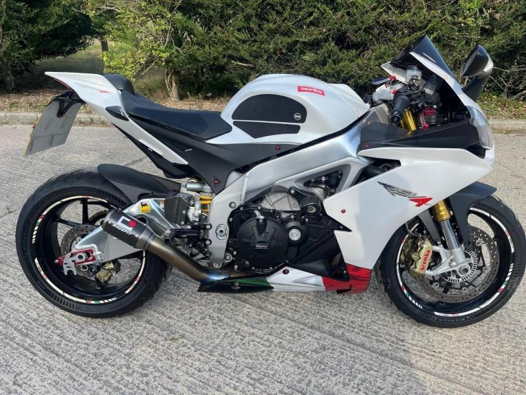 2015 65 APRILIA RSV4R A-PRC RSV1000 RSV4 R V4 MINT 8k MILES SPORTS SUPERBIKE