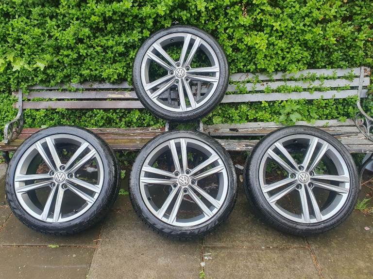 VW GOLF R 18"  ALLOY WHEELS WITH EXCELLENT TYRES 