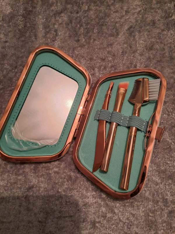 Brow kit