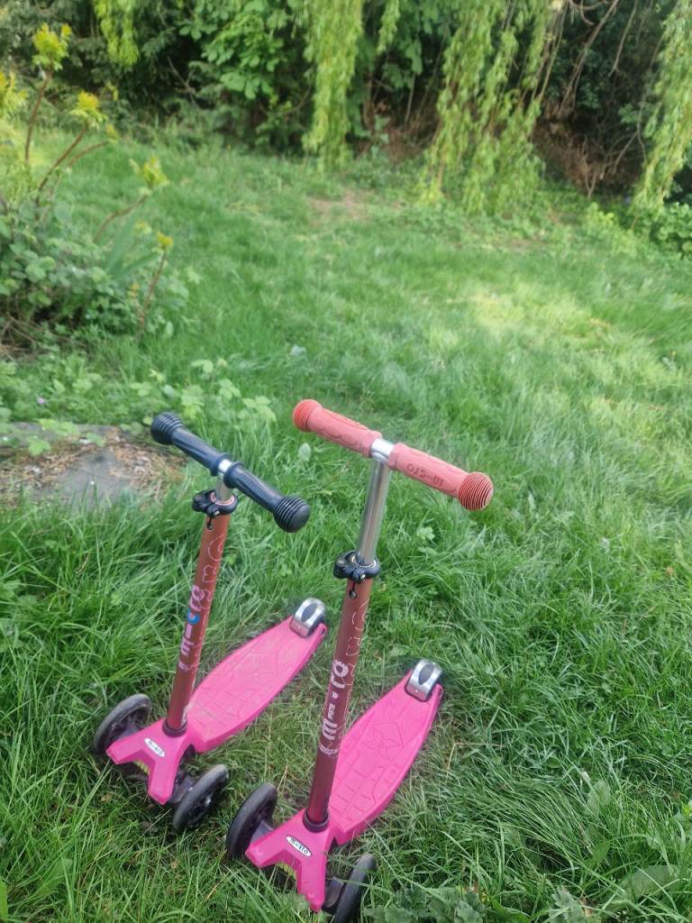 2 x Maxi Micro scooter pink