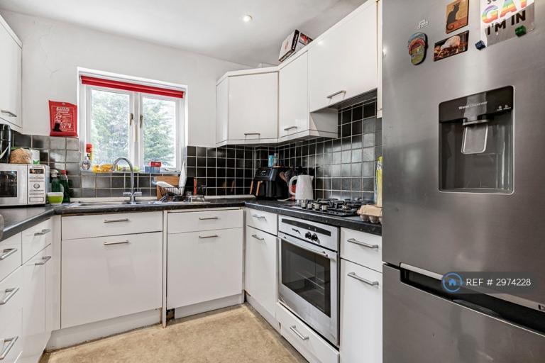 1 bedroom in Lillie Road, London, SW6 (#2974228)