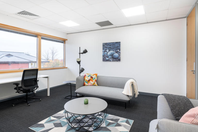 Edinburgh - EH129DQ \ Small Office Space for Rent