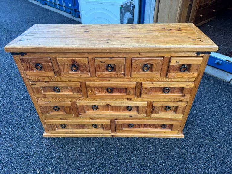 Rustic Solid pine merchant chest of drawers very good condition possible delivery 