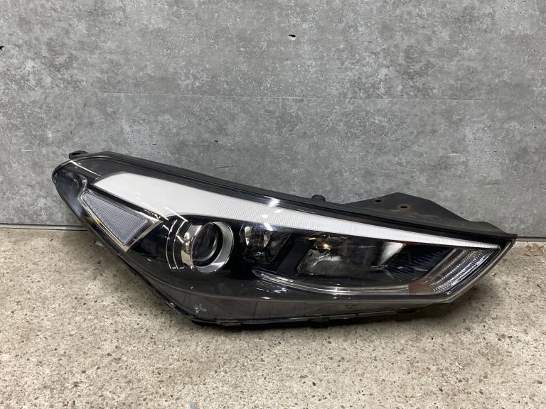 Hyundai Tucson drivers headlamp 2015 - 2020 