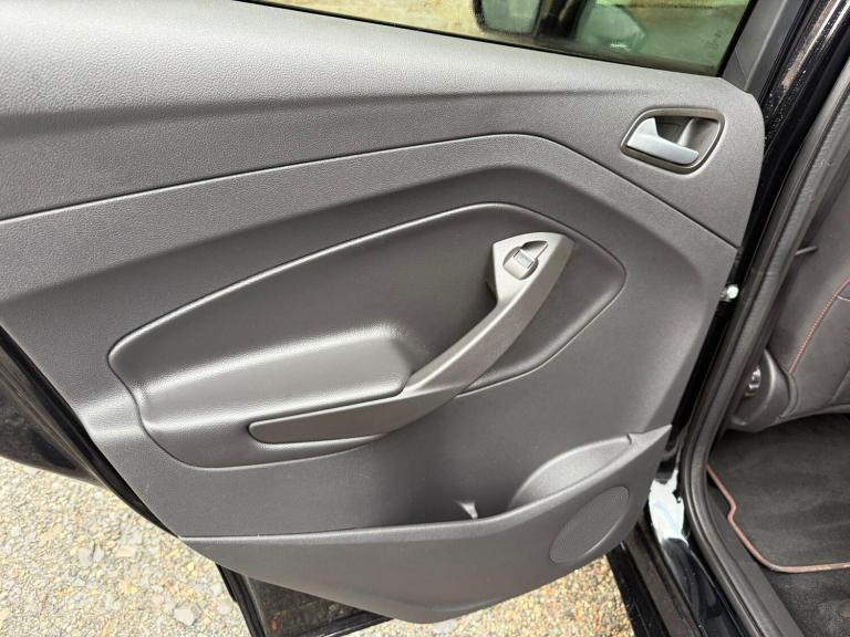 2019 Ford Kuga 1.5T EcoBoost ST-Line Euro 6 (s/s) 5dr HATCHBACK Petrol Manual