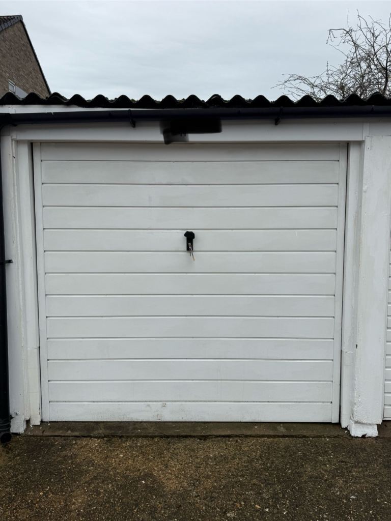 Garage to rent near Slough High Street 
