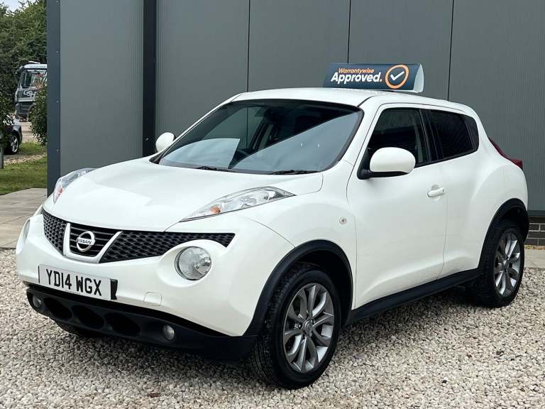NISSAN JUKE 1.6 Tekna White Manual Petrol 2014