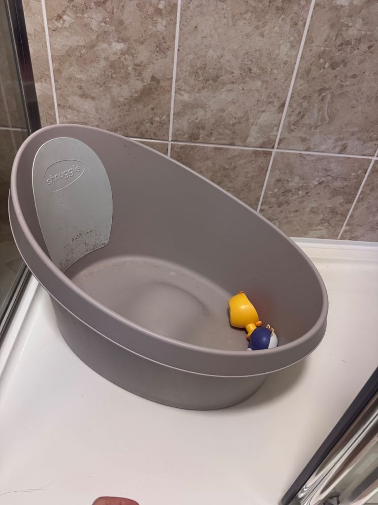 Shnuggle Baby Bath Tub - Grey, Good Condition