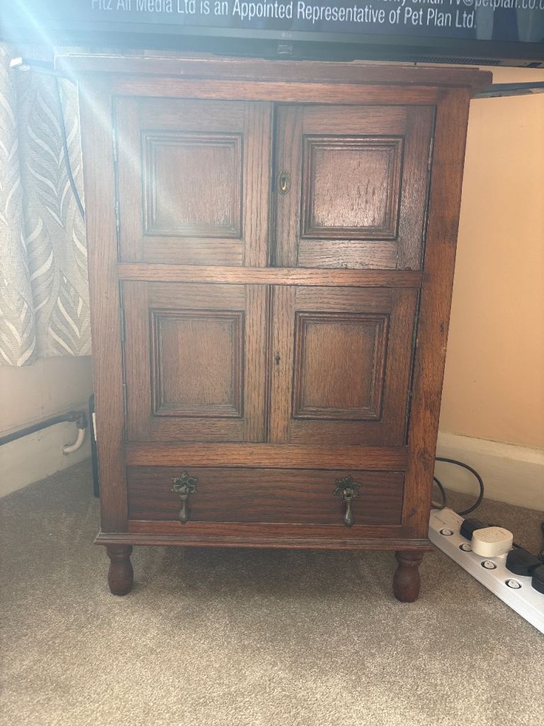 Solid wood TV cabinet 