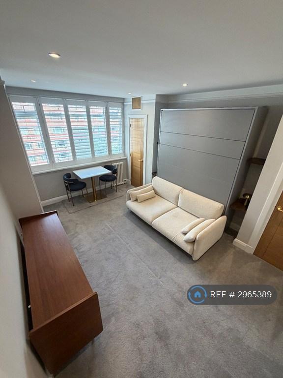 Studio flat in Balham High Road, London, SW17 (#2965389)