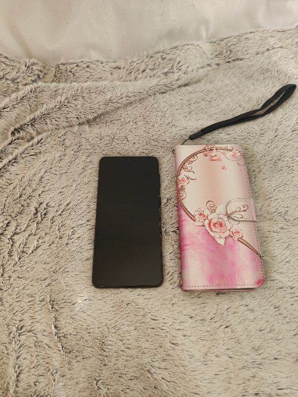 Samsung Galaxy S21+ 5g 128gb unlocked (dual sim) 