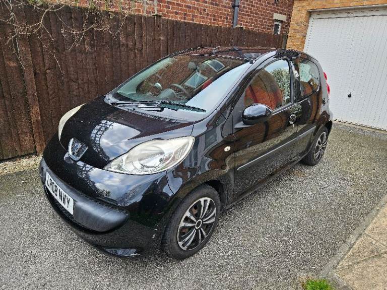 Peugeot 107 (2008) - 5 Door - MOT Oct 26 - £20 Tax