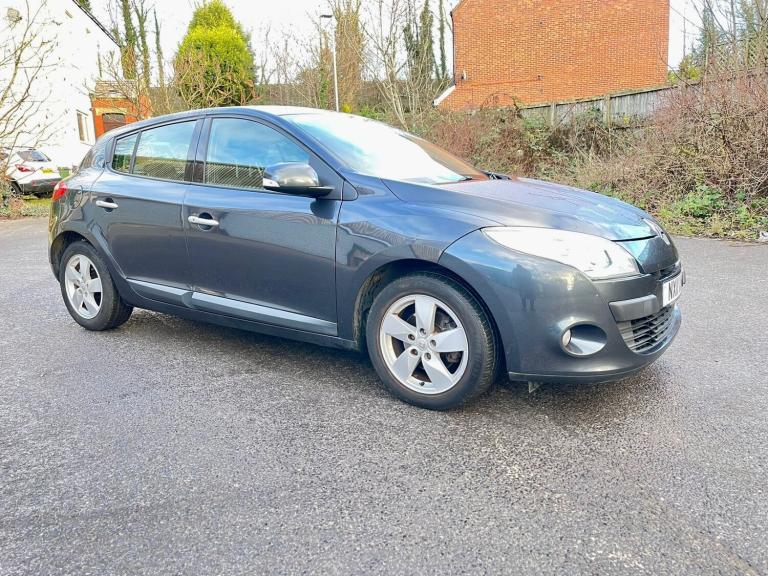 2011 Renault Megane 1.6 16V 110 Dynamique TomTom 5dr HATCHBACK Petrol Automatic