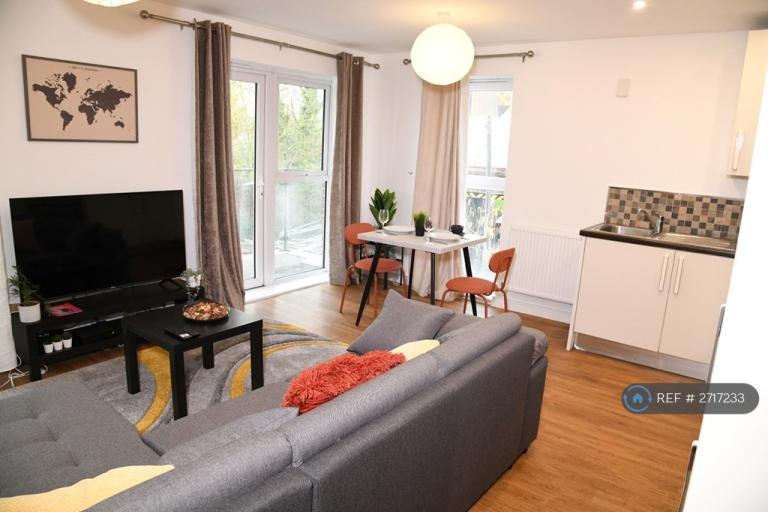 2 bedroom flat in Alcock Crescent Crayford, Crayford, DA1 (2 bed) (#2717233)