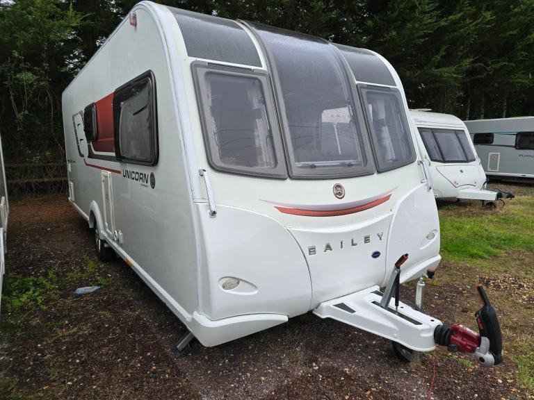 2015 Bailey Unicorn Valencia Fixed Bed End Washroom Caravan, M/Mover, Solar