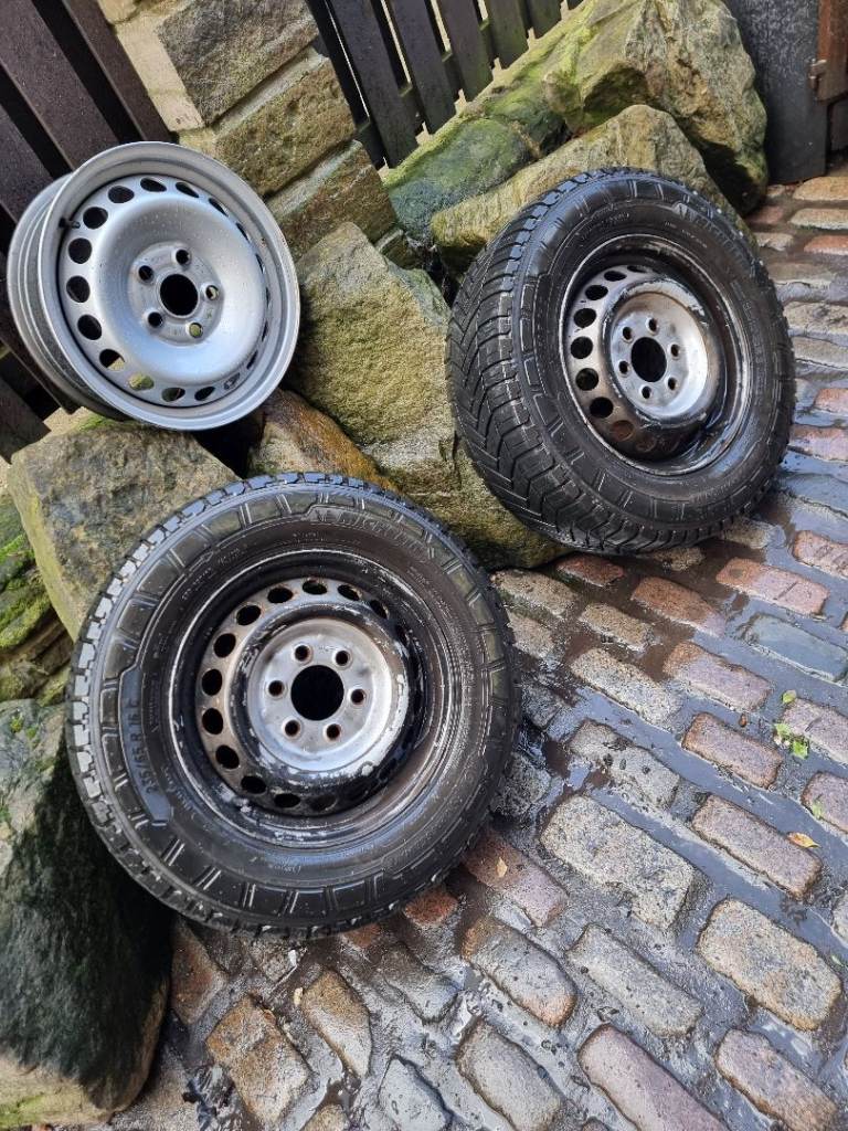 2x Mercedes sprinter or vw crafter 6x stud wheels and Michelin All season tyres 