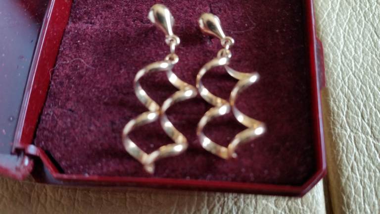9ct Gold vintage double spiral earrings 