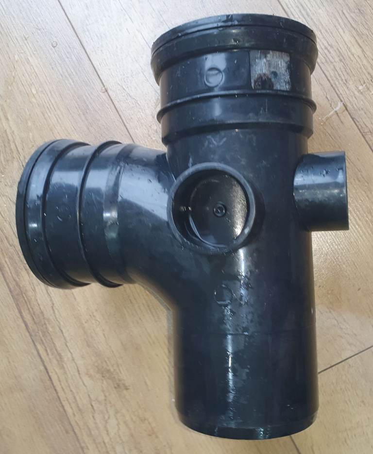 Wickes Black 110mm Branch Soil Pipe Double Socket Spigot 92.5 Degree PVCu