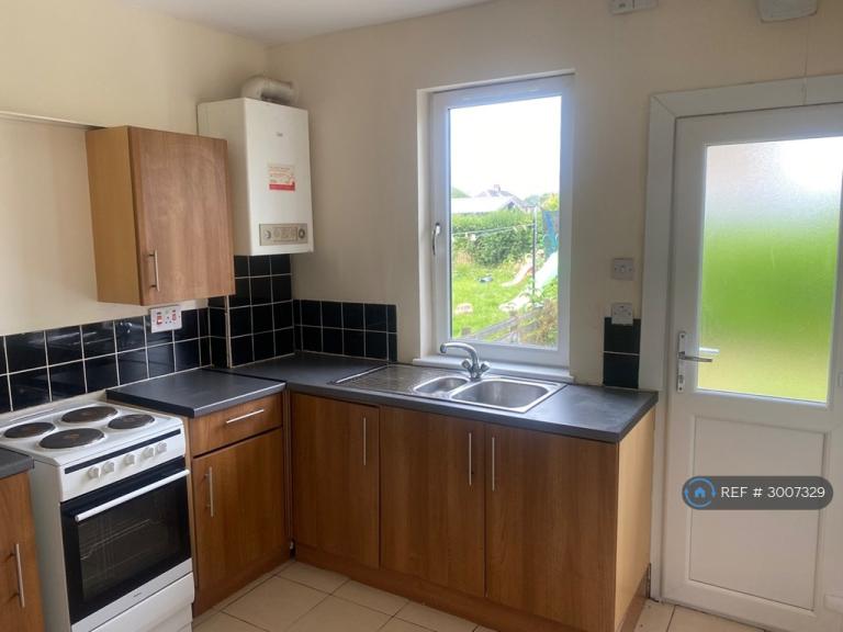 2 bedroom flat in Macpherson Drive, Stirling, FK8 (2 bed) (#3007329)