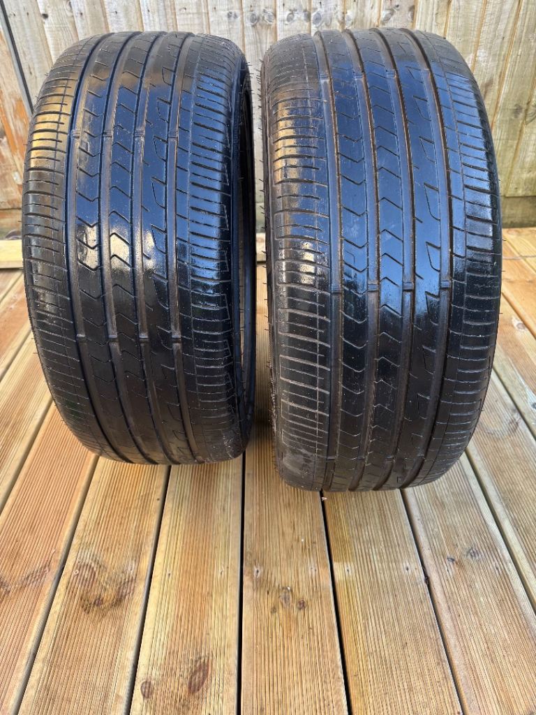 2x Porsche tyre 265/40 ZR 21 105W