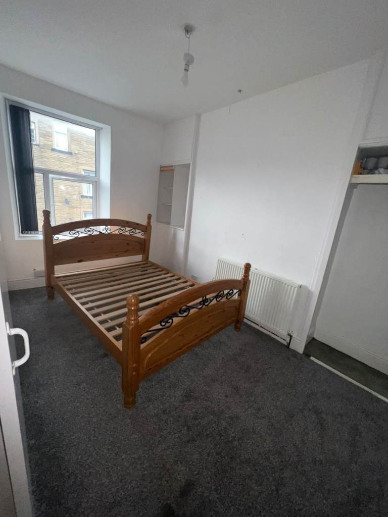 2 bedroom house Keighley 